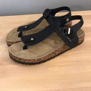 Nature Breeze Black Buckle T-strap Sandal